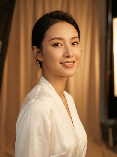 腿模写真美图展示-时尚写真视频花絮